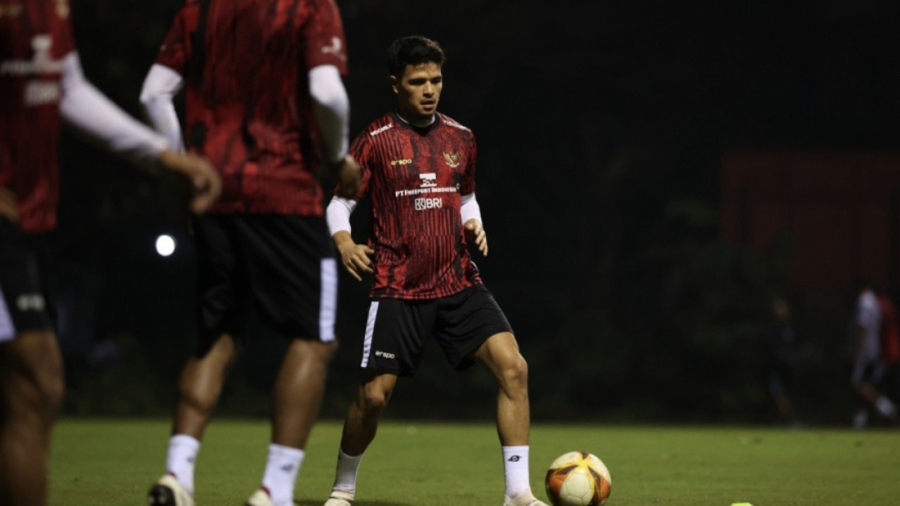 Pemain naturalisasi Timnas Indonesia, Ragnar Oratmangoen