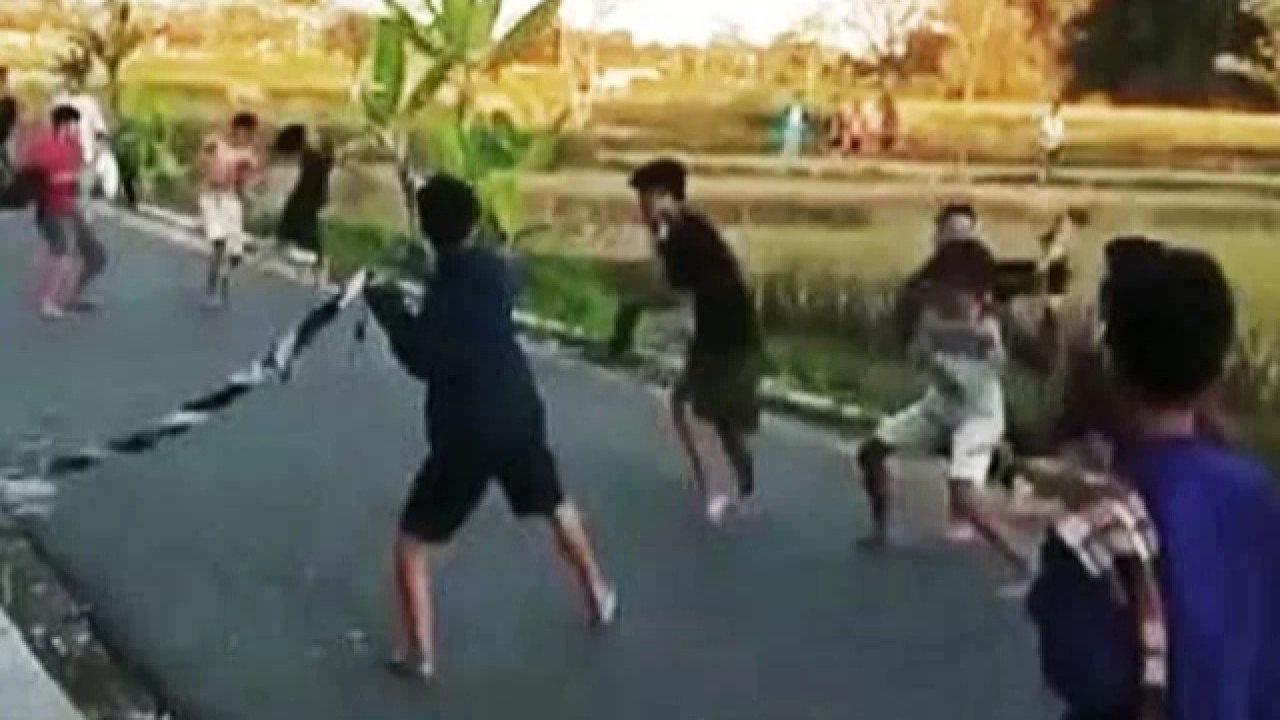 Ilustrasi perang sarung. (Net)