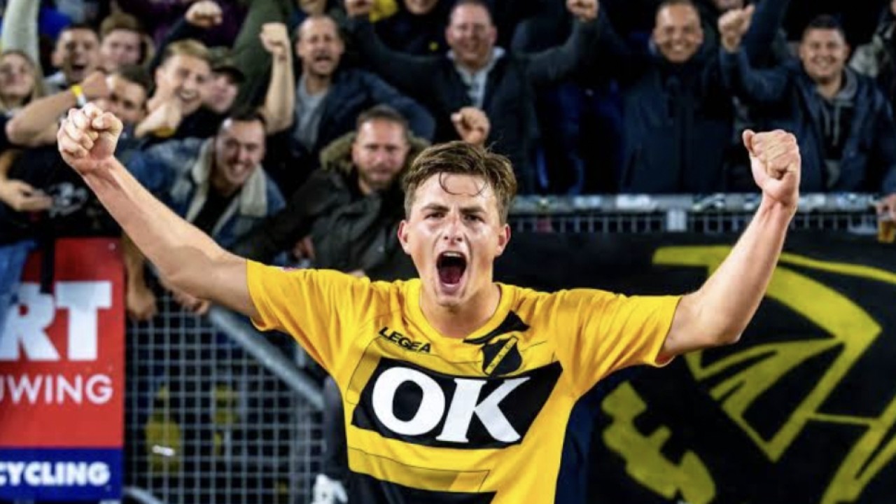 Pesepakbola bola asal Belanda, Boris van Schuppen