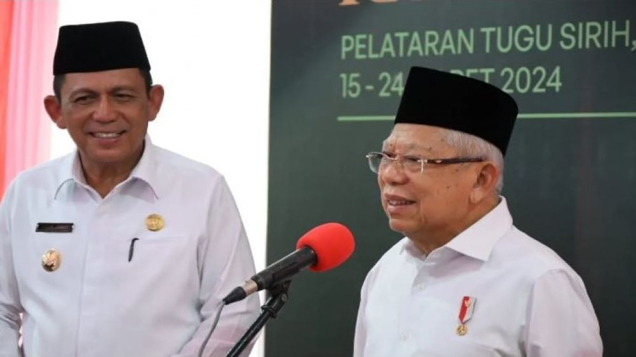 Wapres KH Ma'ruf Amin usai meresmikan Pembukaan Kepri Ramadan Fair 2024 (KURMA 2024) dan Seminar Produk Halal Go Global di Gedung Daerah Provinsi Kepulauan Riau, Jl. S. M. Amin Nomor 1, Tanjungpinang, Kepulauan Riau (Kepri), Jumat (15/3/2024). (Foto: BPMI-Setwapres)