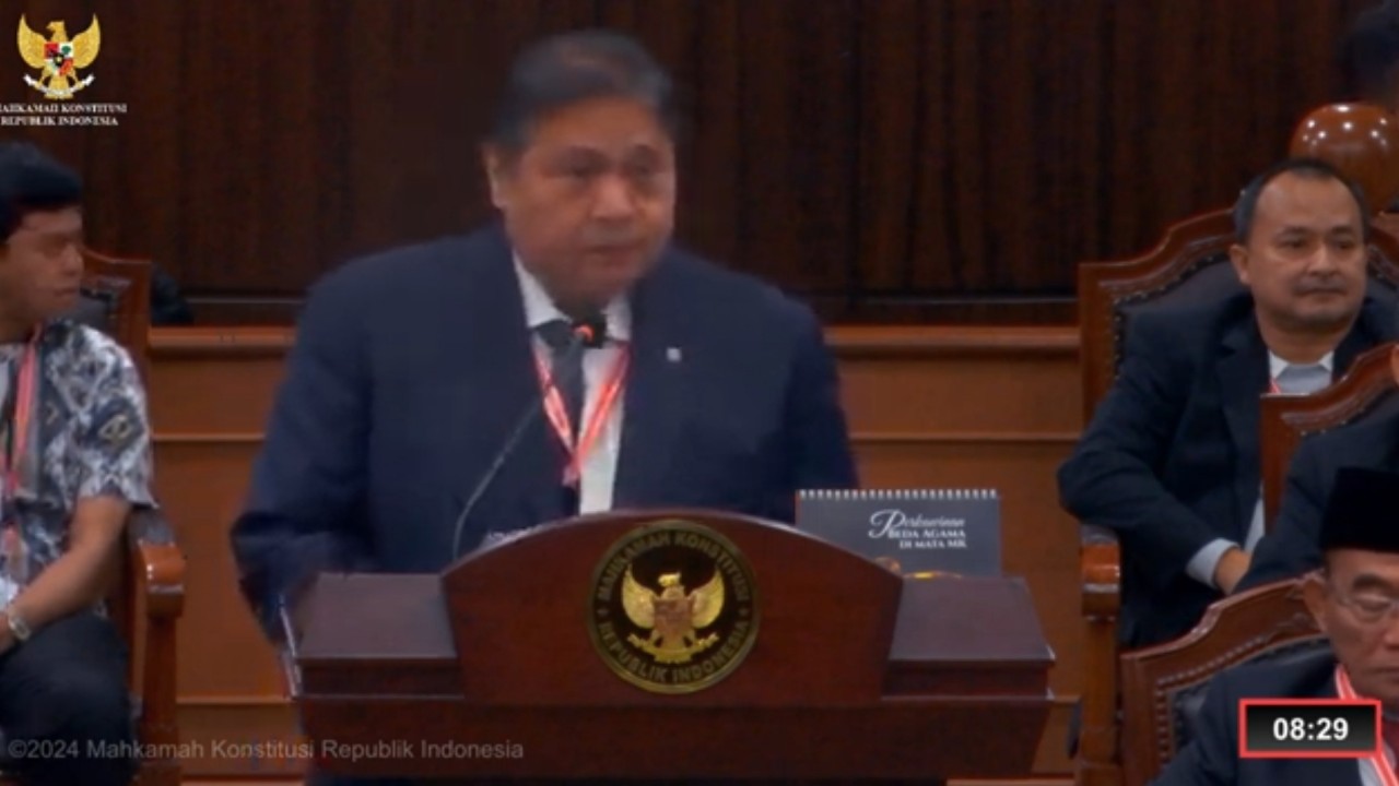 Menko Perekonomian Airlangga Hartarto di sidang sengketa hasil Pilpres 2024 di Mahkamah Konstitusi. (YouTube)