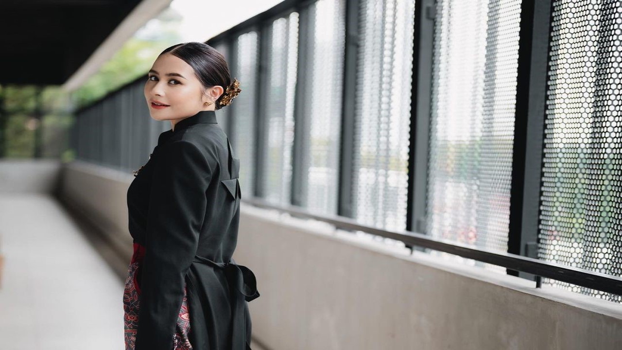 Aktris Prilly Latuconsina - foto: Instagram @prillylatuconsina96.