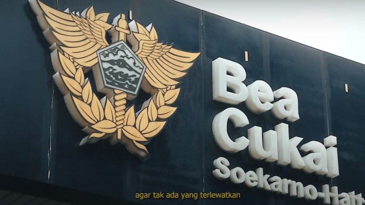 Bea Cukai (YouTube Bea Cukai Soekarno-Hatta)
