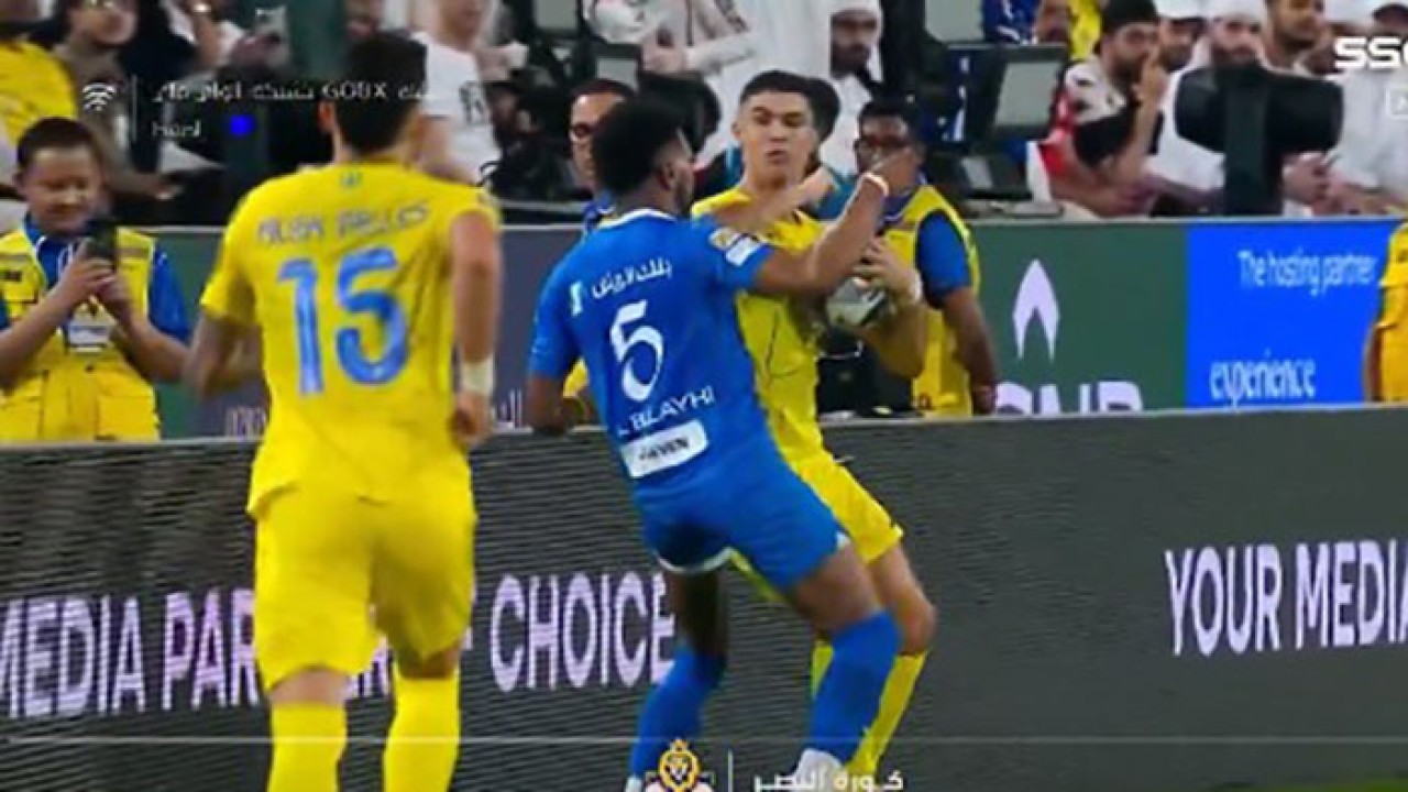 Cristiano Ronaldo terlibat keributan dengan pemain lawan pada semifinal Saudi Super Cup 2023