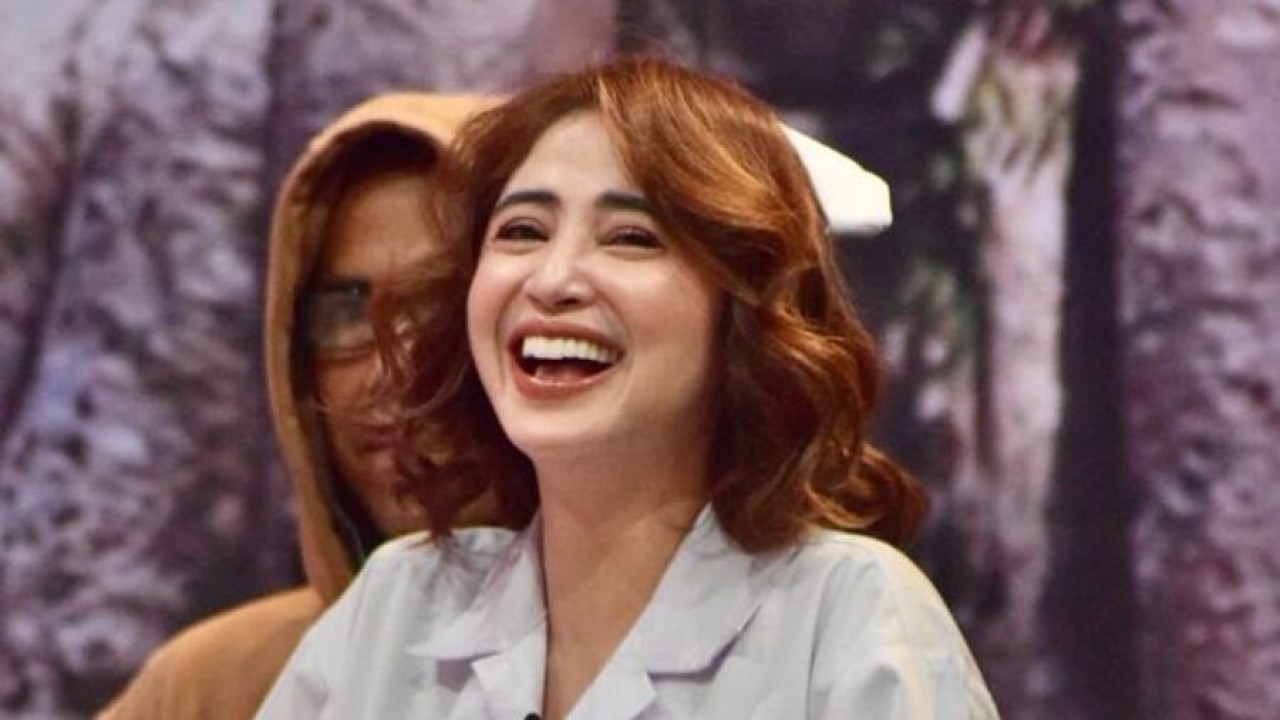 Dewi Perssik (Instagram)