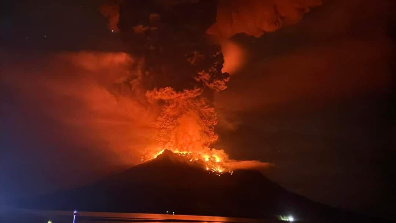 Erupsi Gunung Ruang, Sulawesi Utara (BNPB)