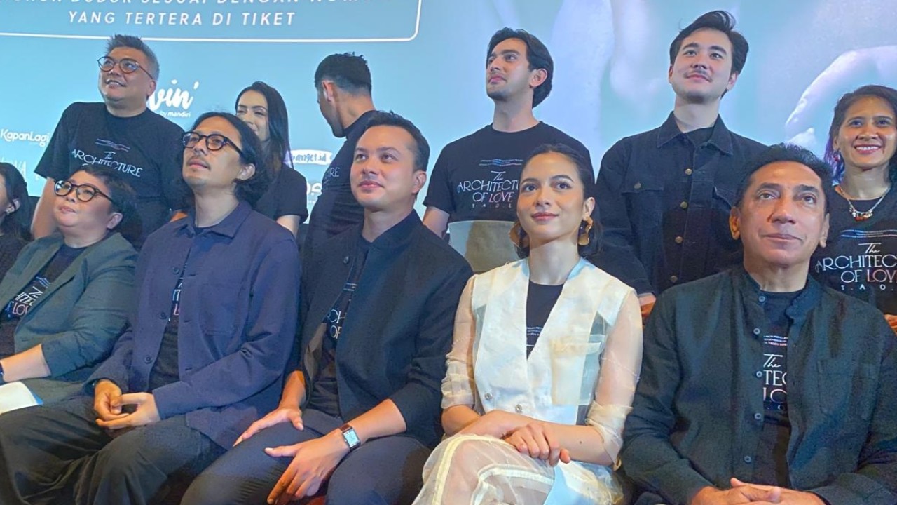 Film The Architecture Of Love (Pribadi)