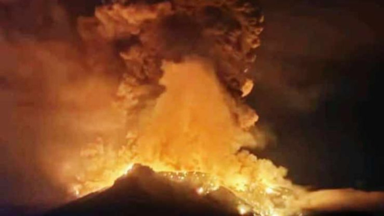 Gunung Ruang Erupsi (BNPB)