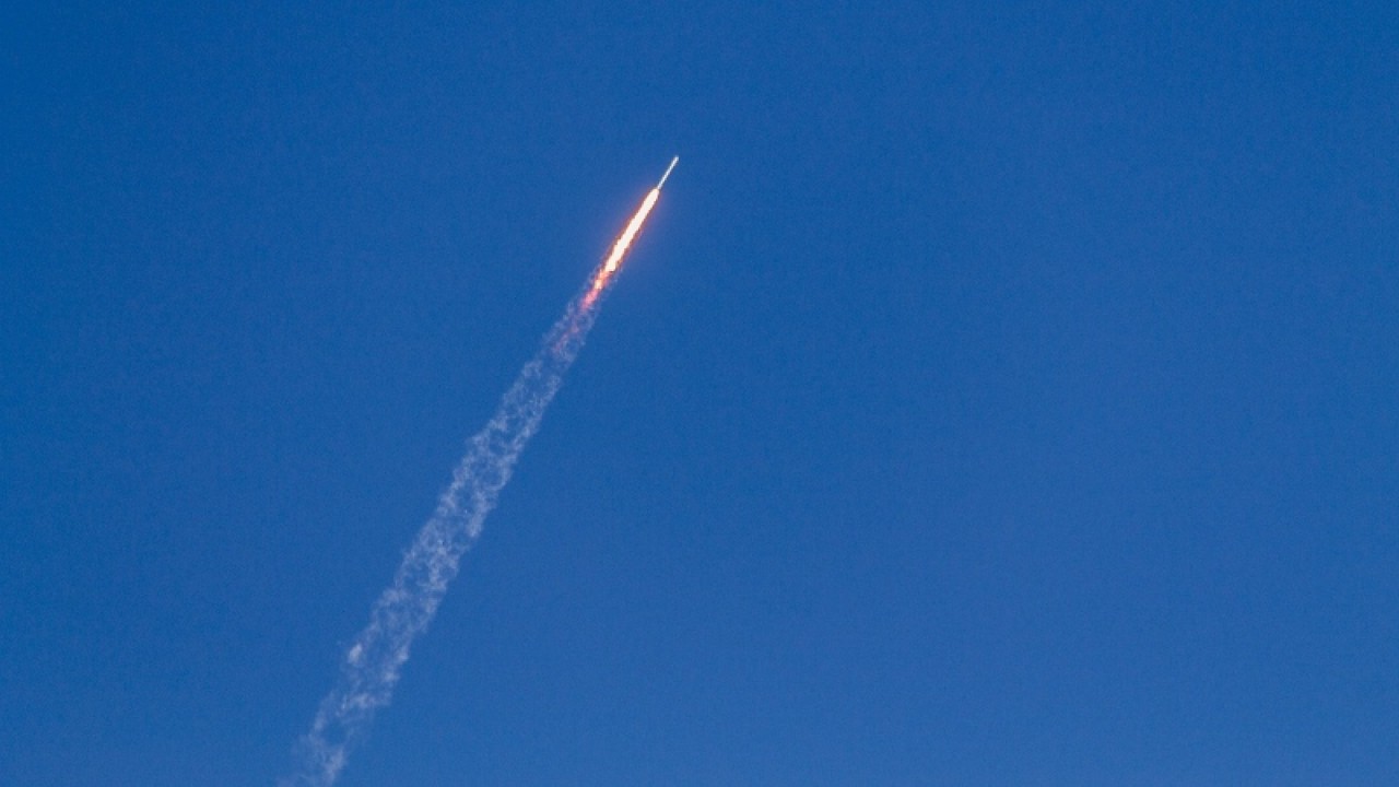 Ilustrasi rudal (Unsplash/Bill Jelen)