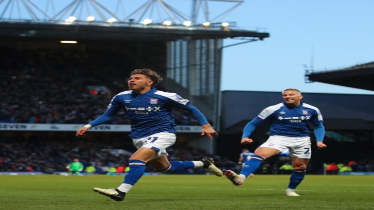 Instagram @ipswichtown