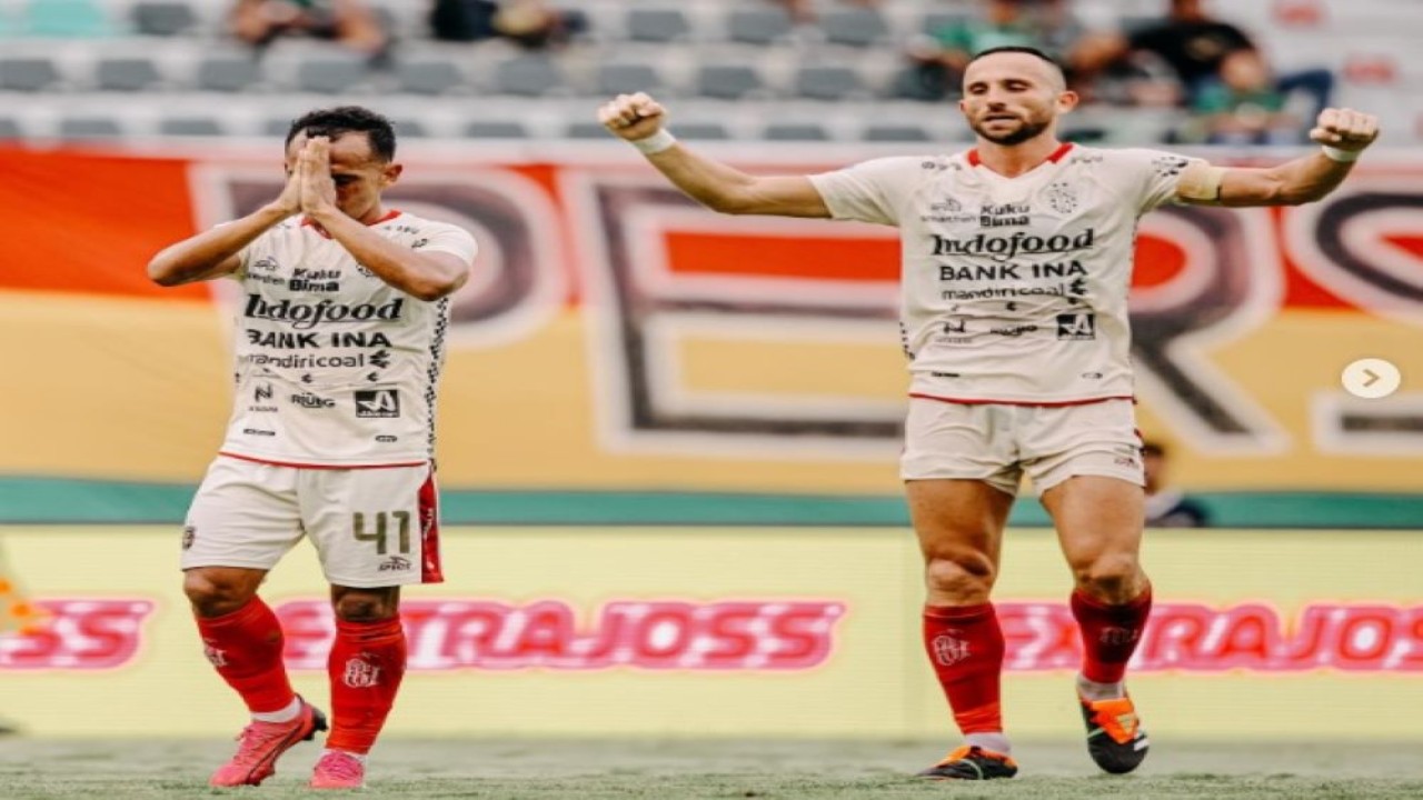 Pemain Balu United Irfan Jaya & Ilija Spasojevic (Source: Instagram baliunitedfc)