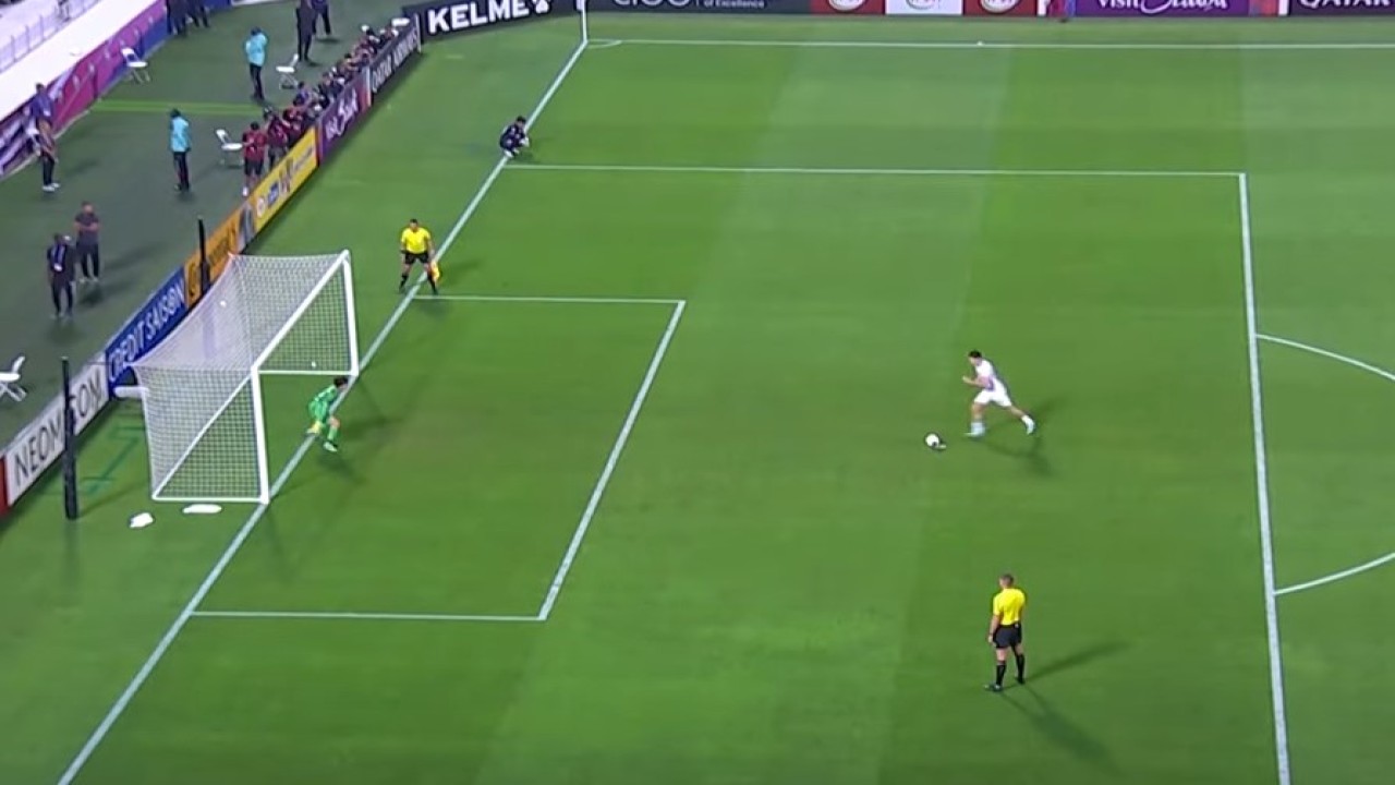 Tendangan Justin Hubner sempat diblok kiper Korea Selatan. (Youtube)