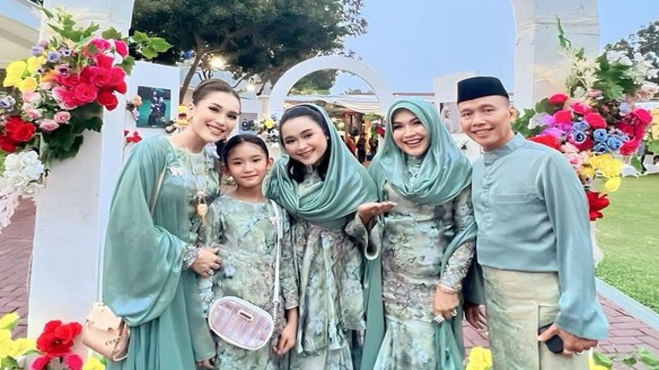 Keluarga Ayu Ting Ting