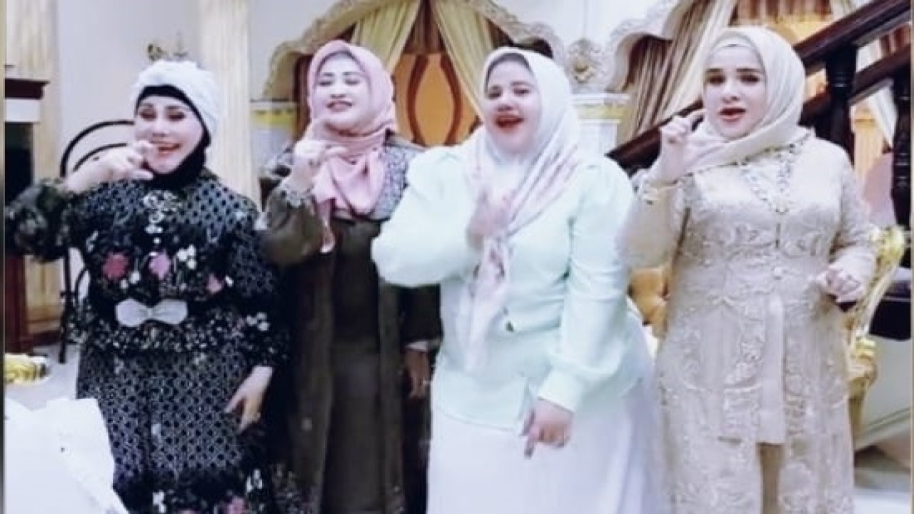 Keluarga Elvy Sukaesih