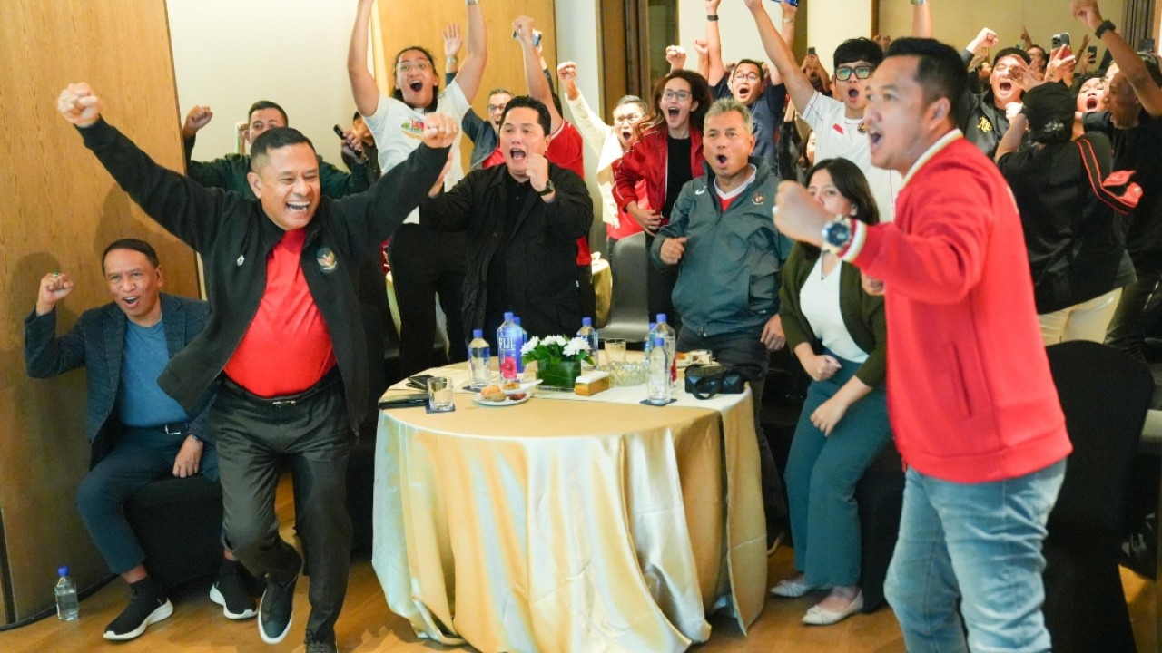 Ketum PSSI Erick Thohir nobar bersama influencer dan para sponsor Timnas di Jakarta