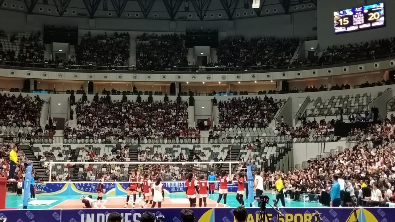 Laga Indonesia All Star vs Red Sparks di Indonesia Arena