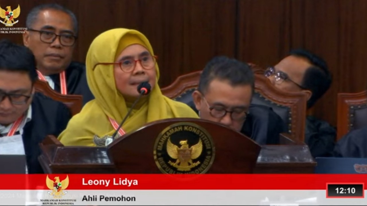 Saksi ahli dari kubu Ganjar Pranowo-Mahfud, Leony Lidya. (YouTube)