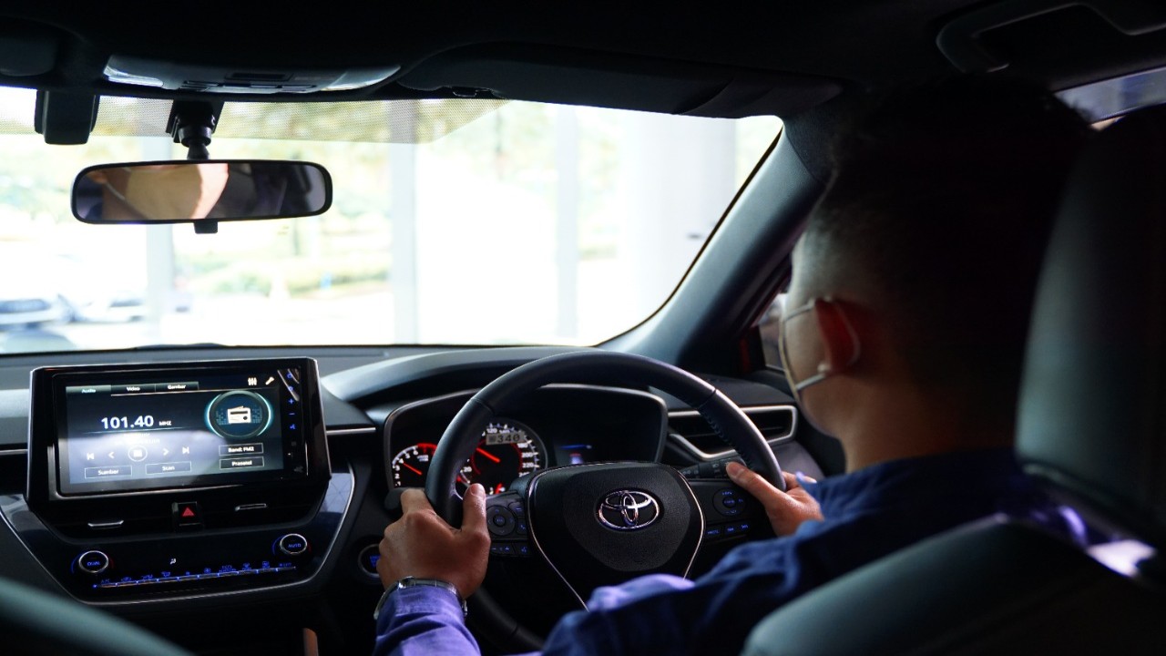 Mengemudi di jalur contraflow saat mudik lebaran/Auto2000