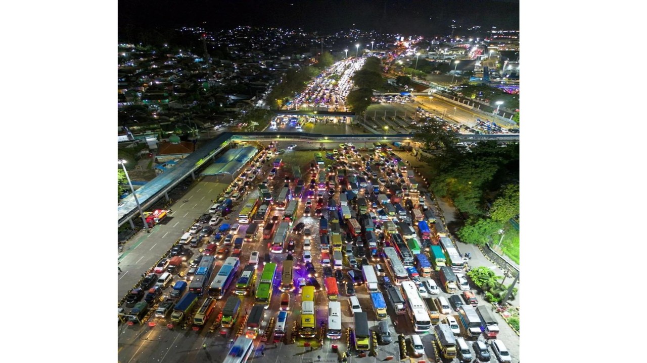 Kemacetan parah di Merak, Cilegon, Banten menuju Pelabuhan