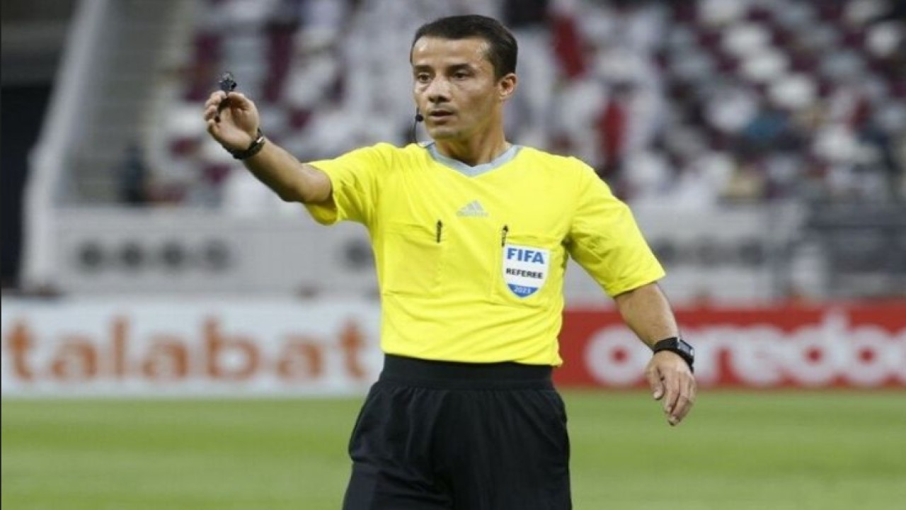 Nasrullo Kabirov, Wasit Kontroversial Dalam Laga Indonesia vs Qatar- tangkapan layar AFC