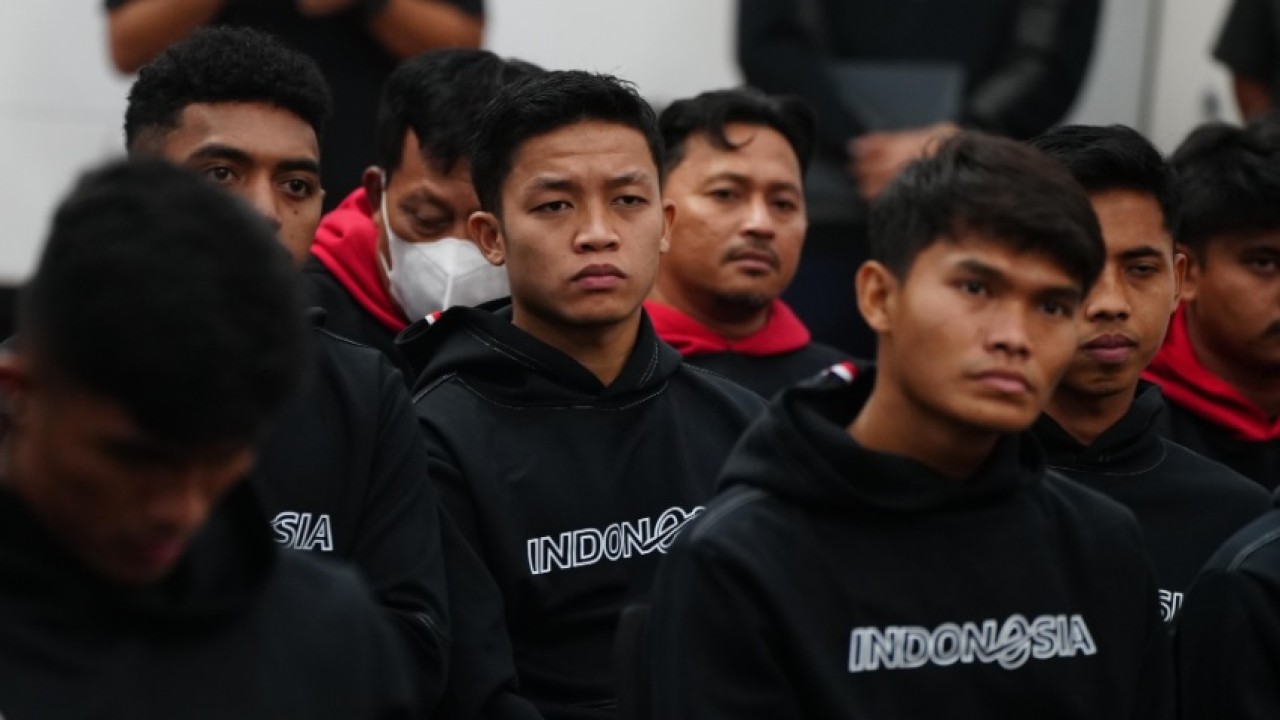 Pemain Timnas Indonesia U-23 sebelum bertolak ke Dubai untuk mengikuti pemusatan latihan jelang Piala Asia U-23 2024. (dok PSSI)