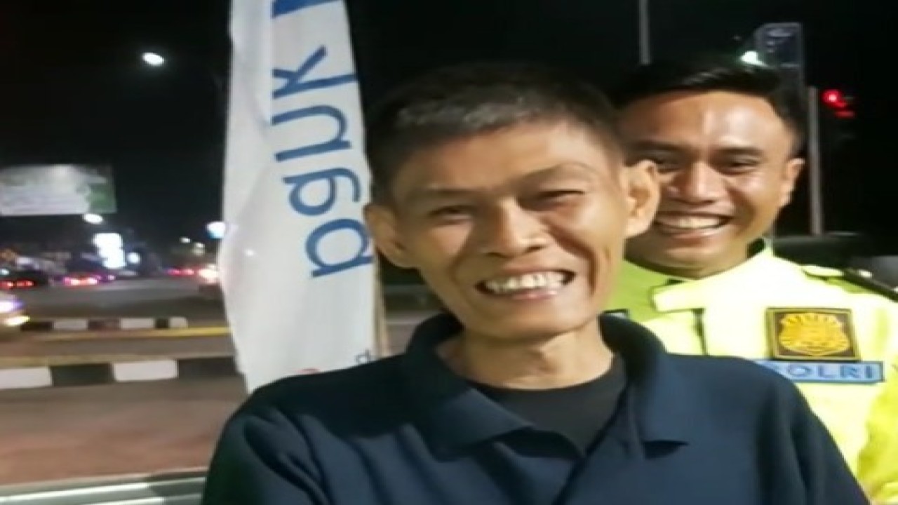 Kejadian menggelitik terjadi di jalan tol Cisumdawu. (Tangkap layar)