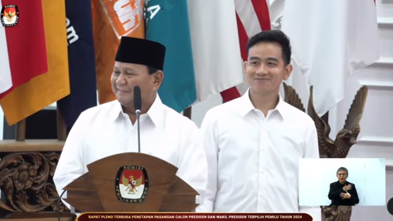 Prabowo-Gibran saat mencandai Anies-Muhaimin. (YouTube)
