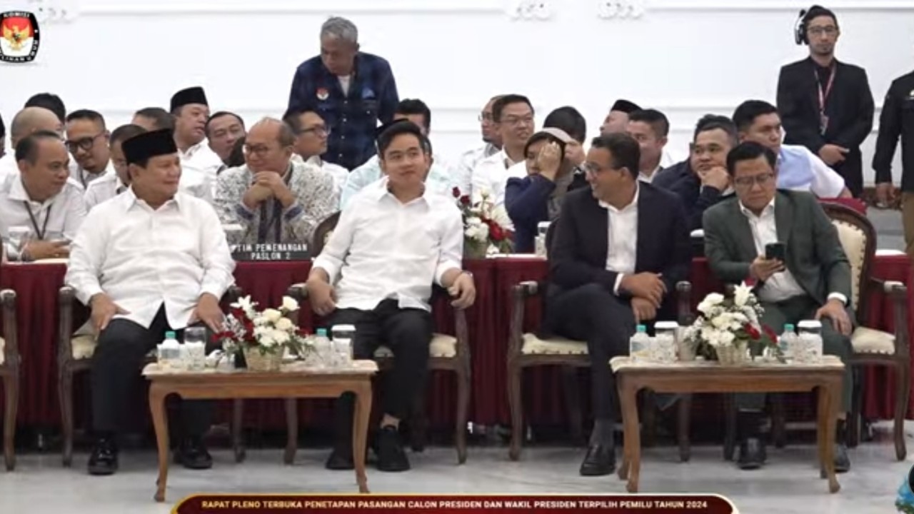 Prabowo-Gibran dan Anies-Muhaimin saat penetapan presiden dan wakil presiden terpilih oleh KPU RI. (YouTube)