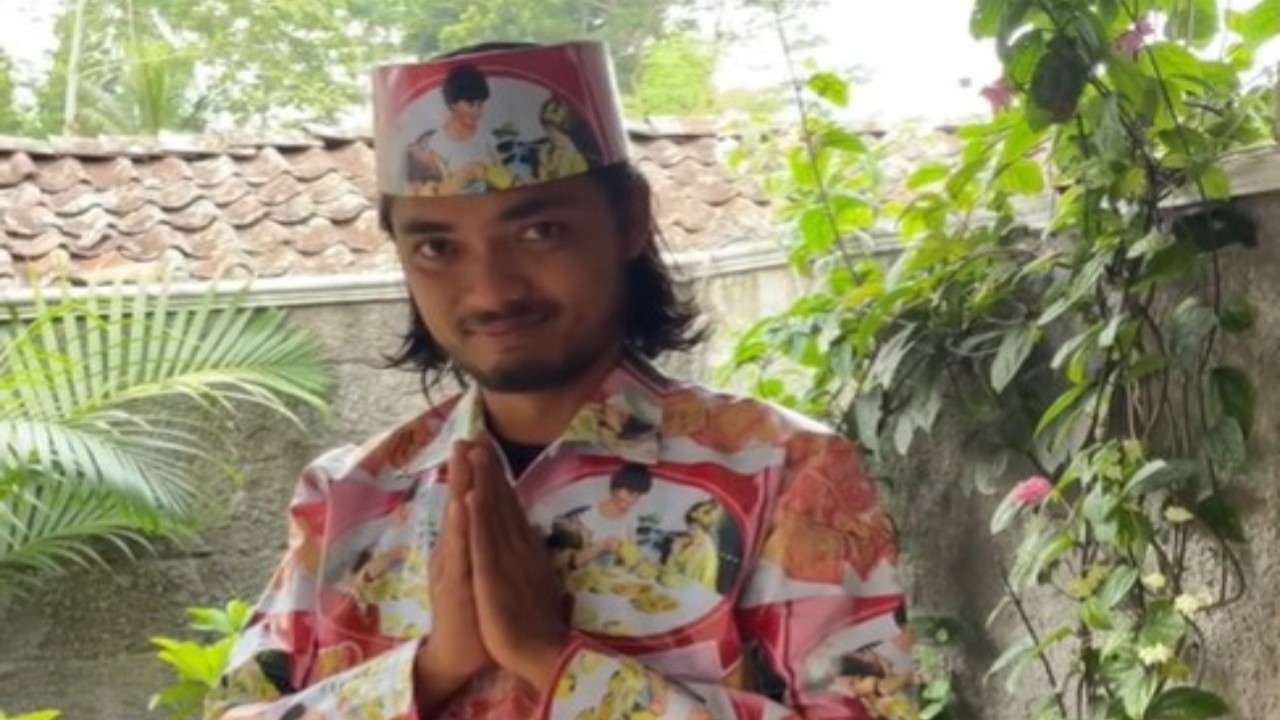 Outfit Lebaran beda dari yang lain