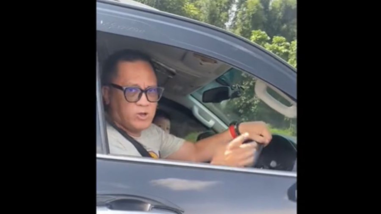 pria ngaku adik Jenderal (TikTok @cellinlina)