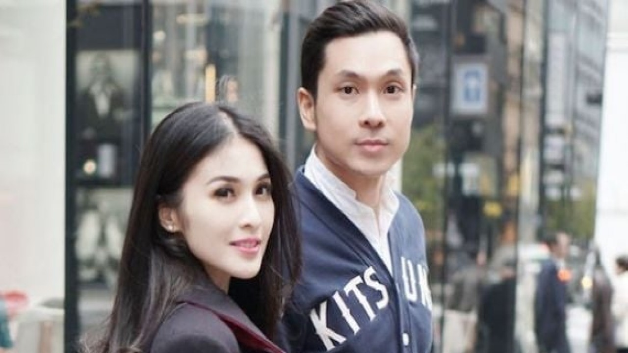 Artis Sandra Dewi dan suaminya Harvey Moeis. (Instagram)