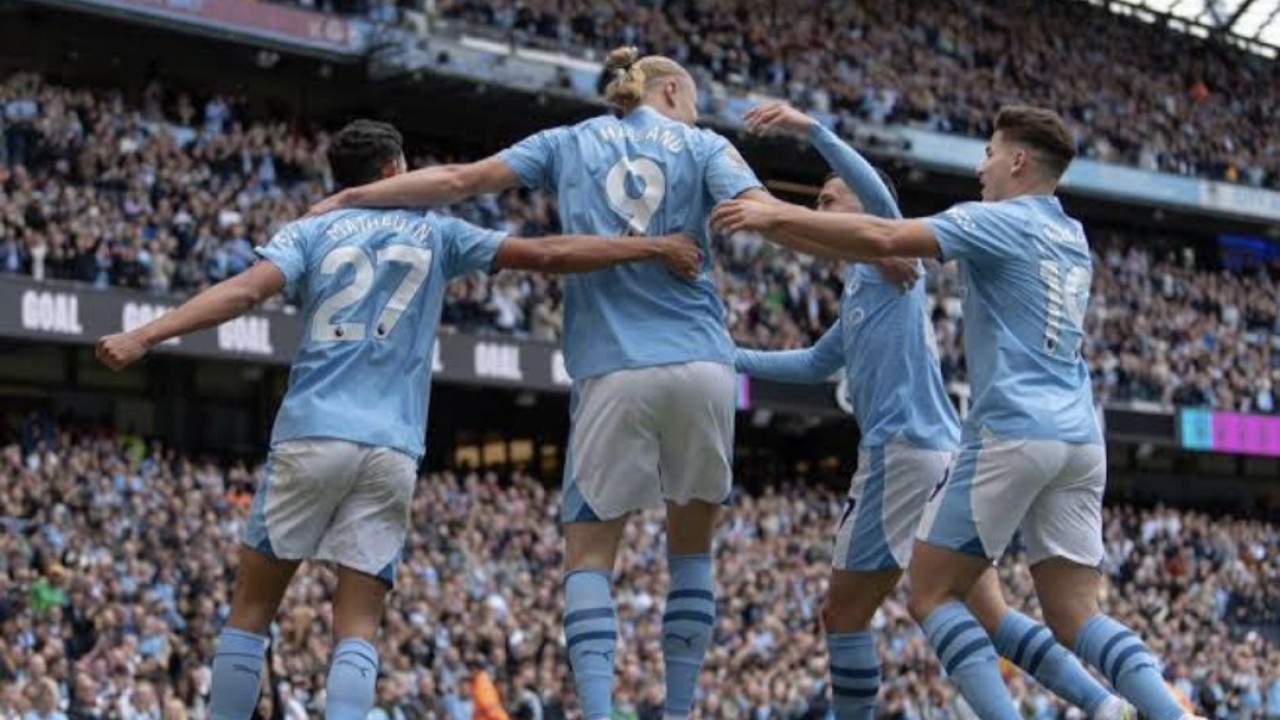 Selebrasi skuad Manchester City di laga Liga Inggris 2023/24