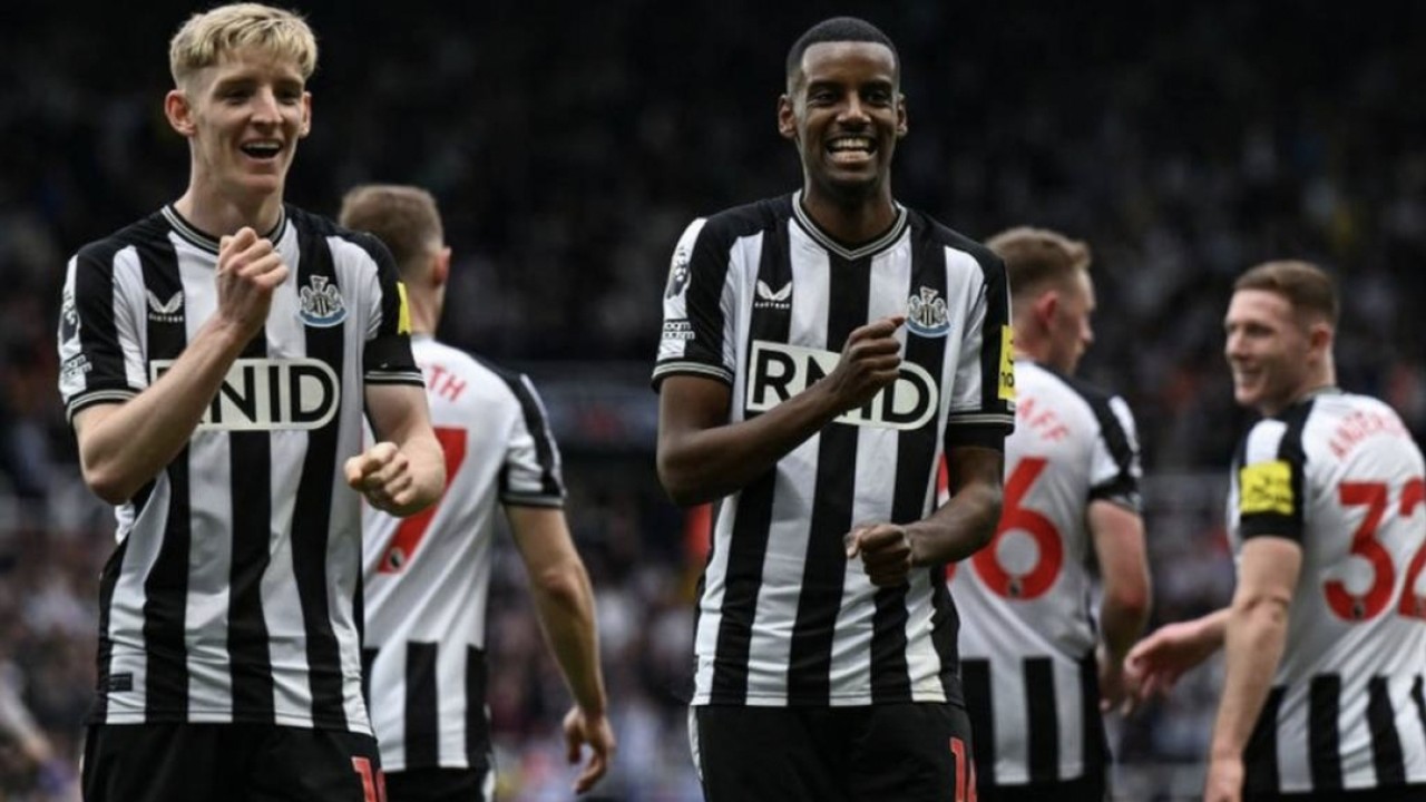 Selebrasi skuad Newcastle di Liga Inggris 2023/24