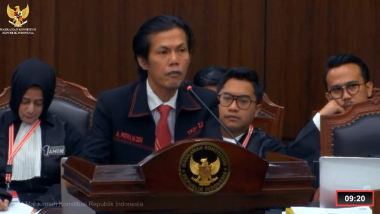 Patra M Zen saat memberikan kesaksiannya di sidang sengketa hasil Pilpres 2024 di Mahkamah Konstitusi. (YouTube)