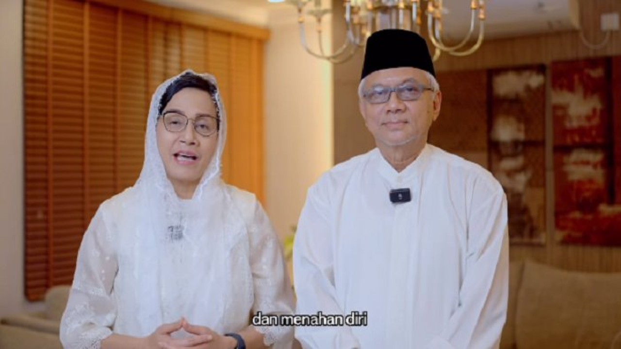 Menkeu Sri Mulyani bersama suami mengucapkan selamat Hari Raya Idul Fitri 1445 H/ist