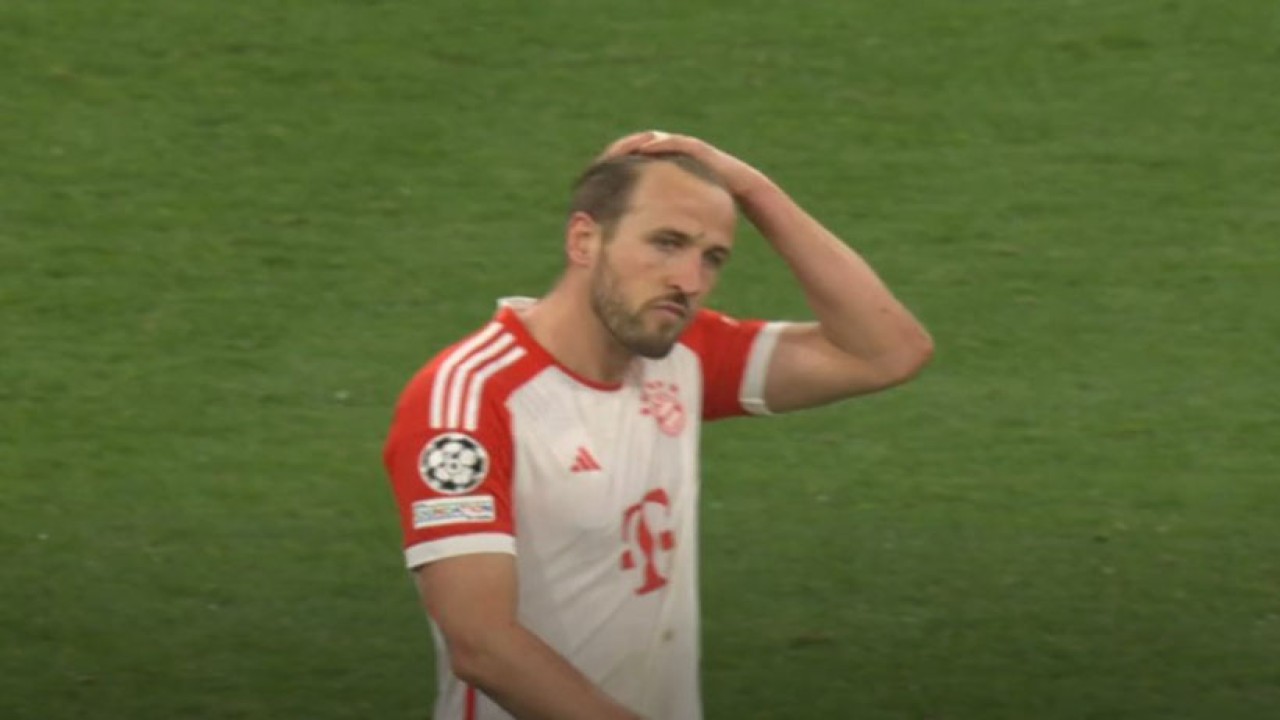 Striker Bayern Muenchen, Harry Kane jadi momok menakutkan bagi Arsenal saat berhadapan dengan Bayern Muenchen di babak perempat final Liga Champions 2023/2024. (UEFA)
