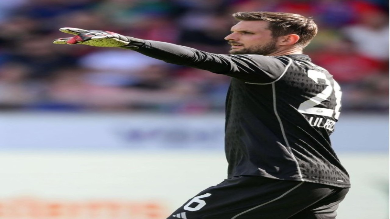 Kiper Bayern Muenchen svenulreich (Instagram @fcbayern)