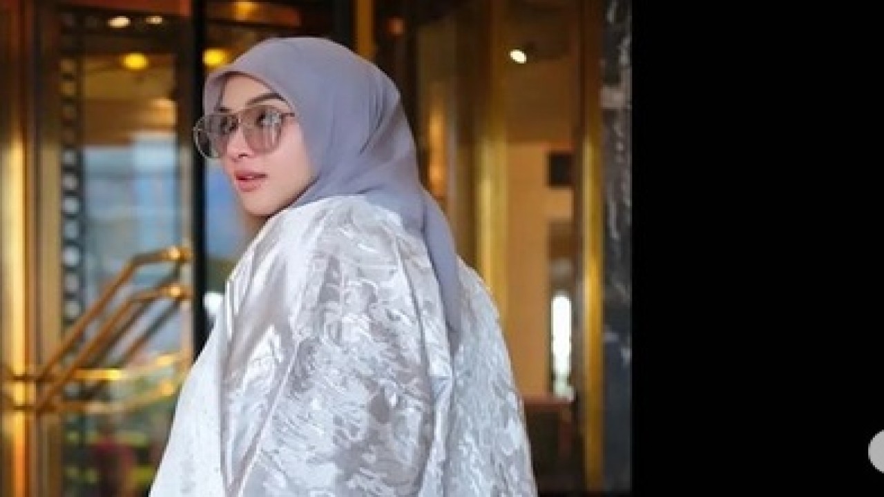 Syahrini (Instagram)