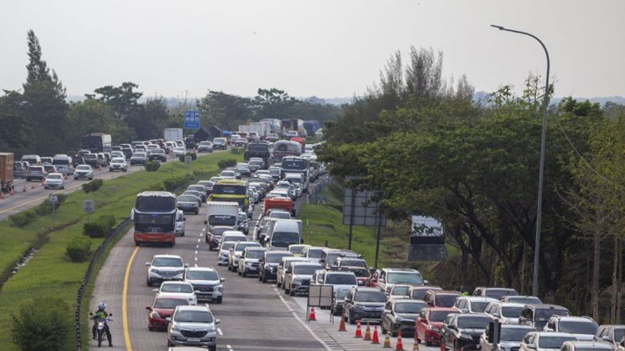 Jalan Tol Cikopo-Palimanan (Cipali) Majalengka, Jawa Barat. (Foto:ANTARA FOTO/Dedhez Anggara)