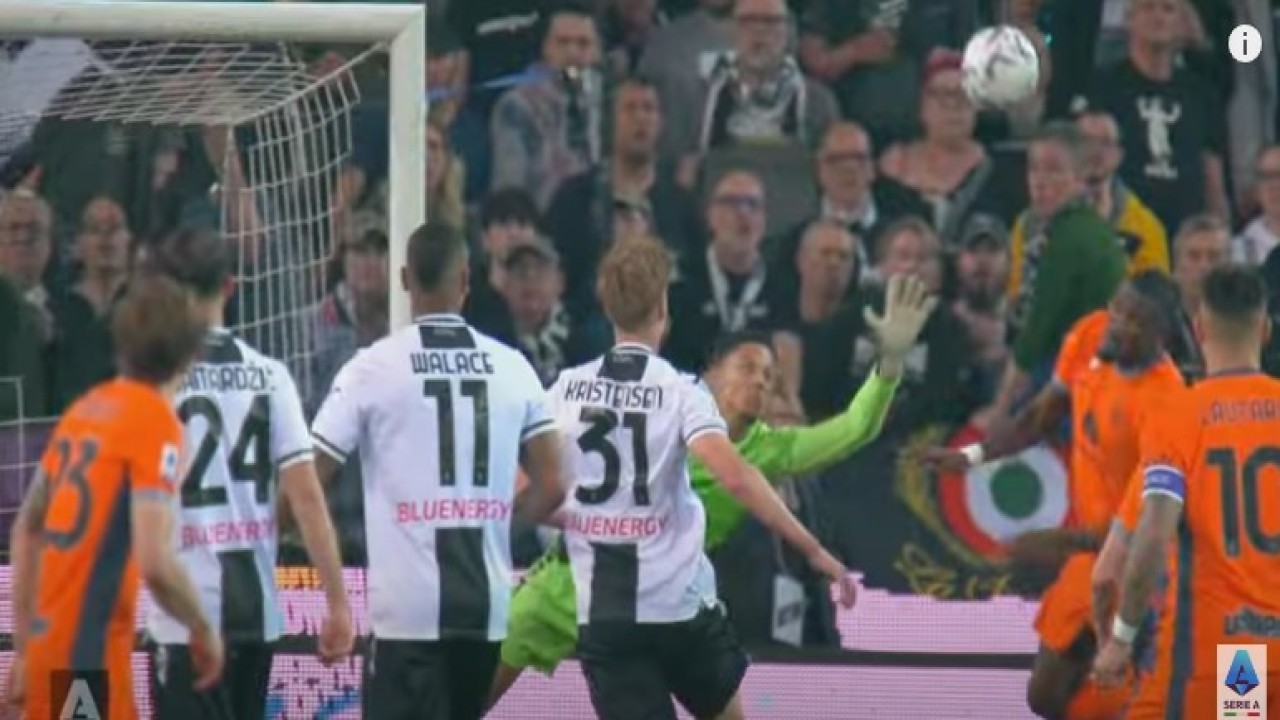 Inter Milan berhasil mengalahkan Udinese dengan skor 2-1 pada lanjutan Serie A 2023/2023, Selasa (9/4/2024).