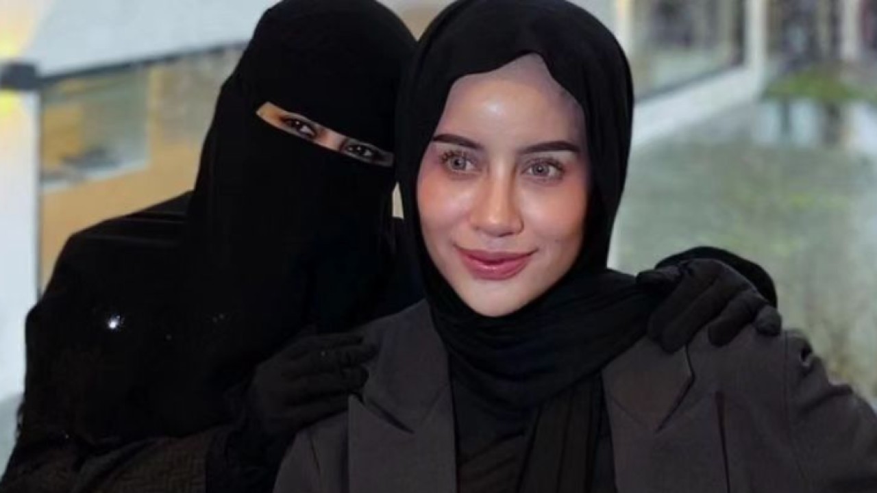 Umi Pipik dan Aghnia Punjabi (Instagram)