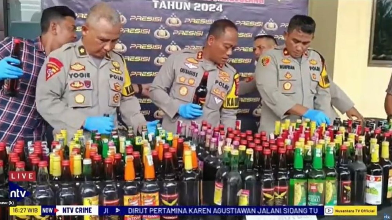 Ribuan miras sitaan tersebut hasil dari Operasi Pekat di 35 kecamatan di Kabupaten Pandeglang selama kurun waktu April hingga Mei 2024.