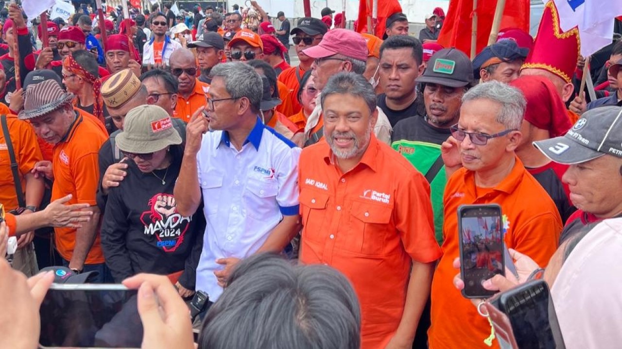 Presiden Buruh Said Iqbal dan pimpinan elemen buruh lainnya saat perayaan May Day 2024 di kawasan Patung Kuda, Jakarta Pusat.