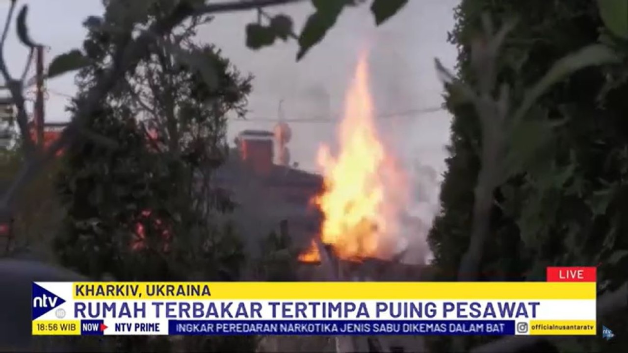 10 pesawat Rusia ditembak jatuh oleh militer Ukraina, puing pesawat menimpa rumah warga