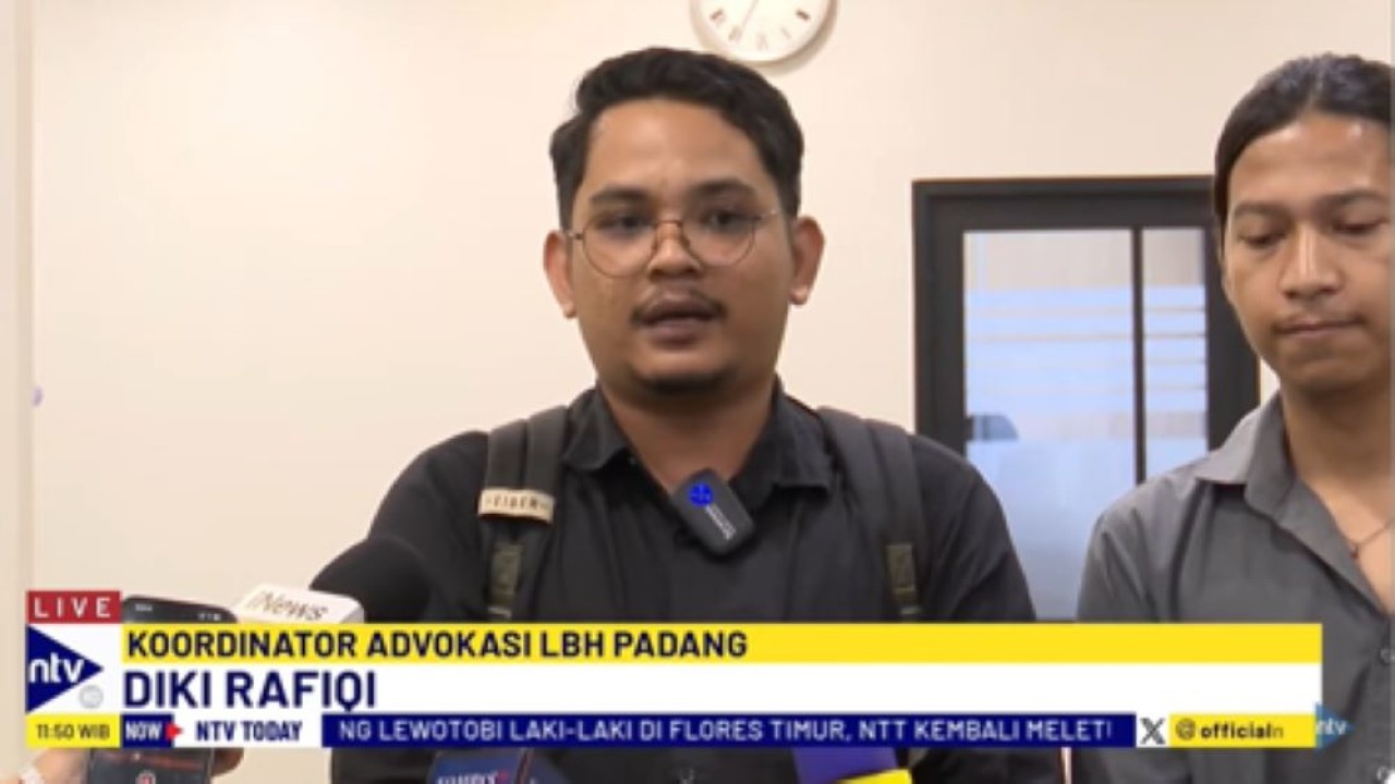 Koordinator Advokasi LBH Padang, Diki Rafiqi mengadukan kasus dugaan remaja tewas disiksa oknum polisi ke Komnas HAM