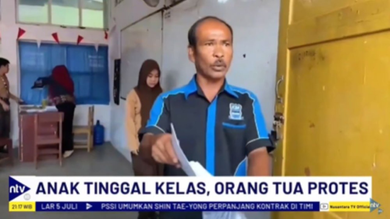 Coky Indra orang tua siswa SMA di Medan yang tidak naik kelas mendatangi sekolah