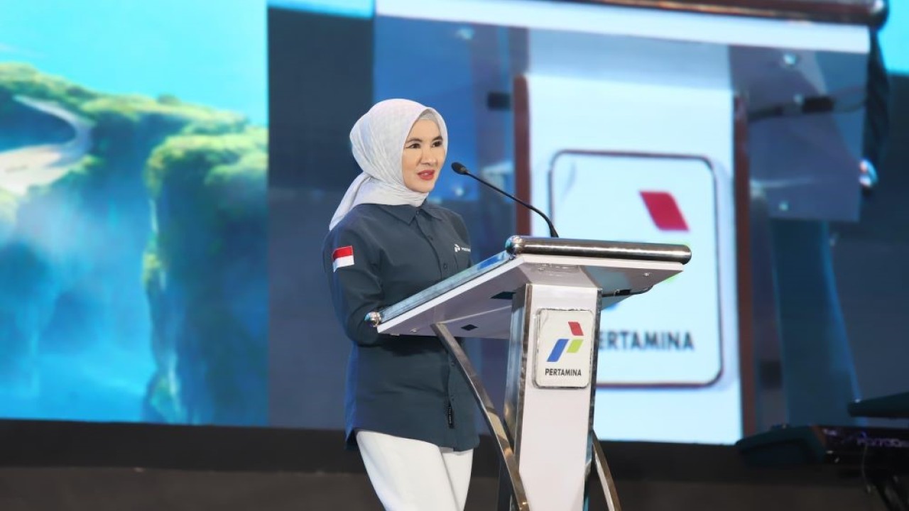 Direktur Utama Pertamina, Nicke Widyawati memberikan sambutan dalam acara puncak Annual Pertamina Quality (APQ) Awards ke-14 tahun 2024 yang diselenggarakan di Ballroom Grha Pertamina, Kamis (6/6/2024). (Foto: Istimewa)