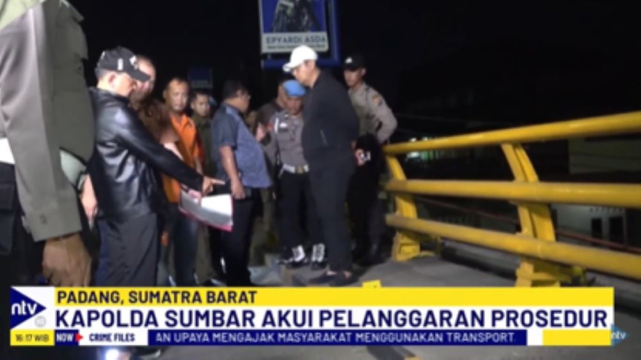 Kapolda Sumbar, Irjen Pol Suharyono bersama jajaran memeriksa lokasi tewanya Afif Maulana di bawah jembatan Kuranji