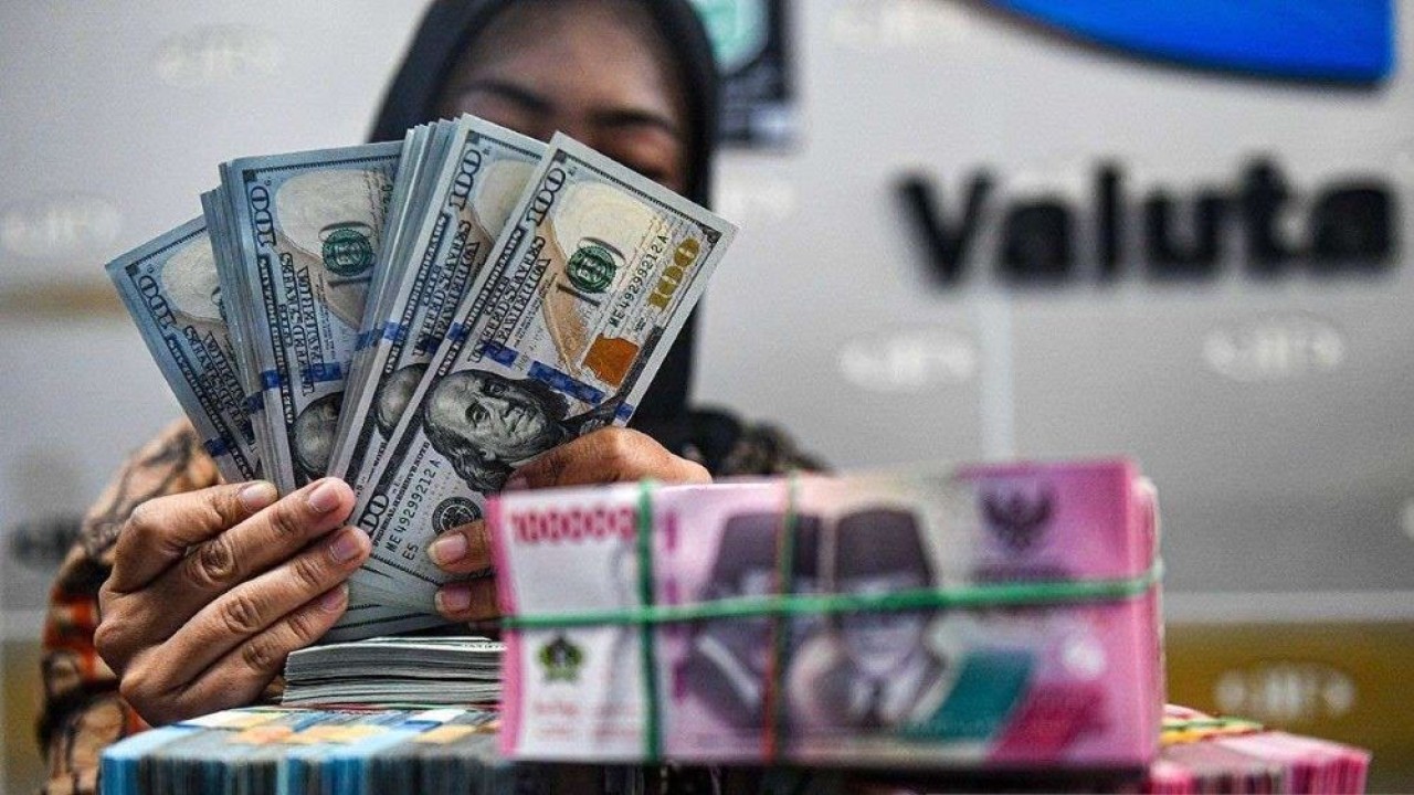 Mata uang Rupiah dan Dolar AS/ist