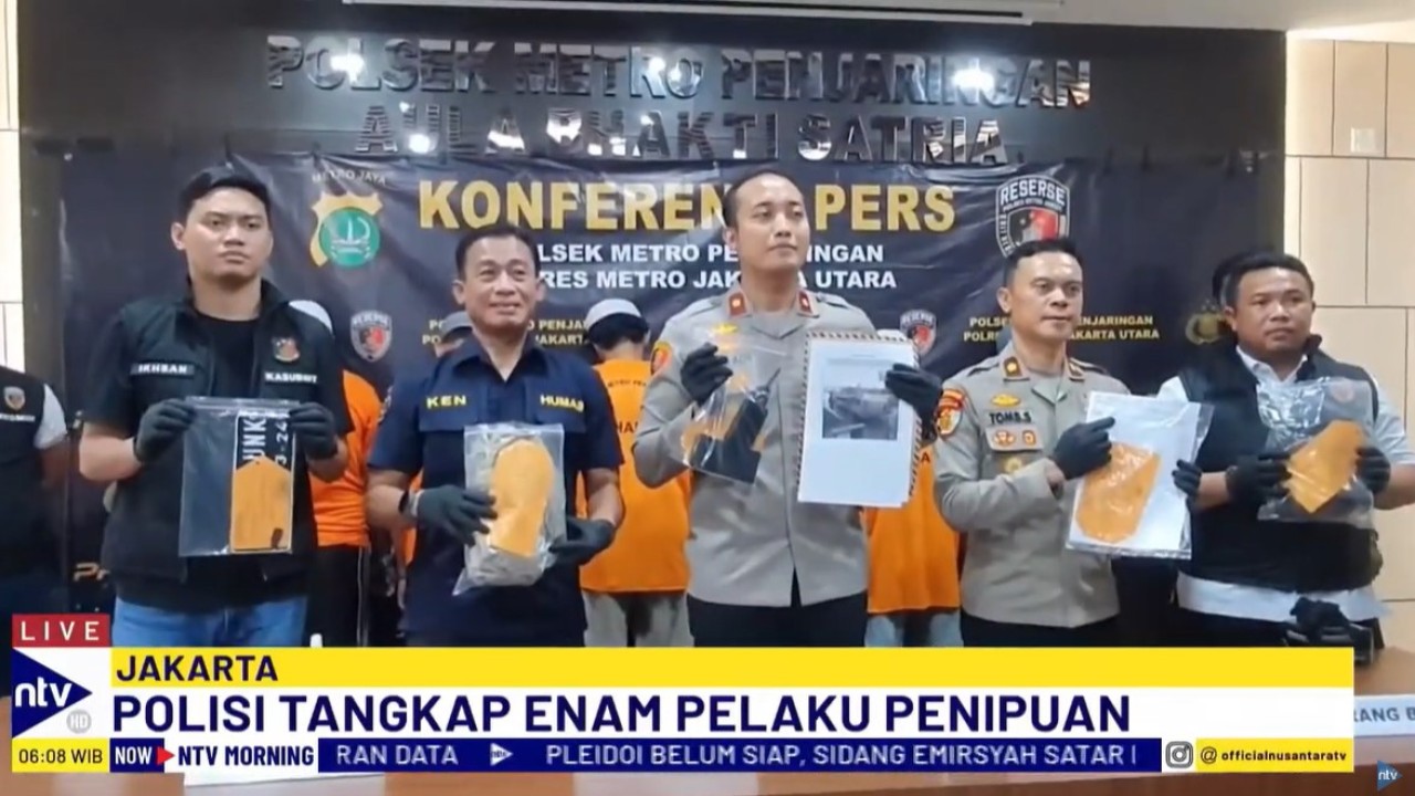 Unit Reserse Kriminal (Reskrim) Polsek Metro Penjaringan menangkap enam pelaku sindikat kasus penipuan dan penggelapan dengan modus jasa pengiriman online.